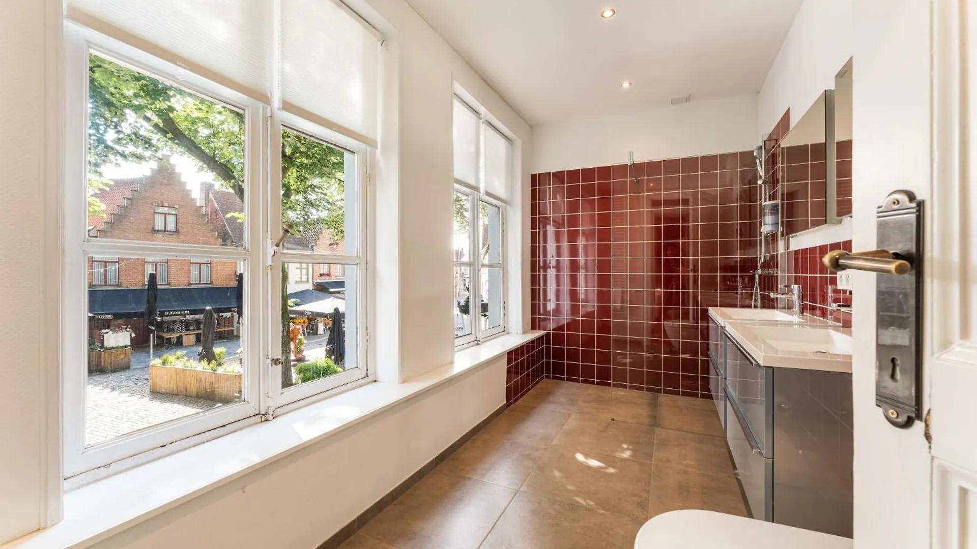 Lake Suites Bruges Bed & Breakfast