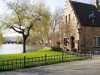 Lake Suites Bruges Bed & Breakfast