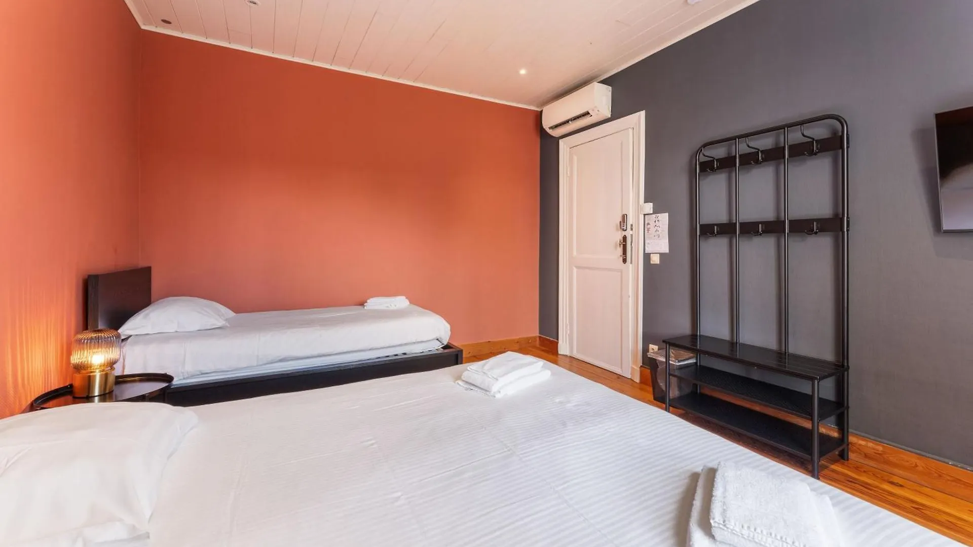 Lake Suites Brugia