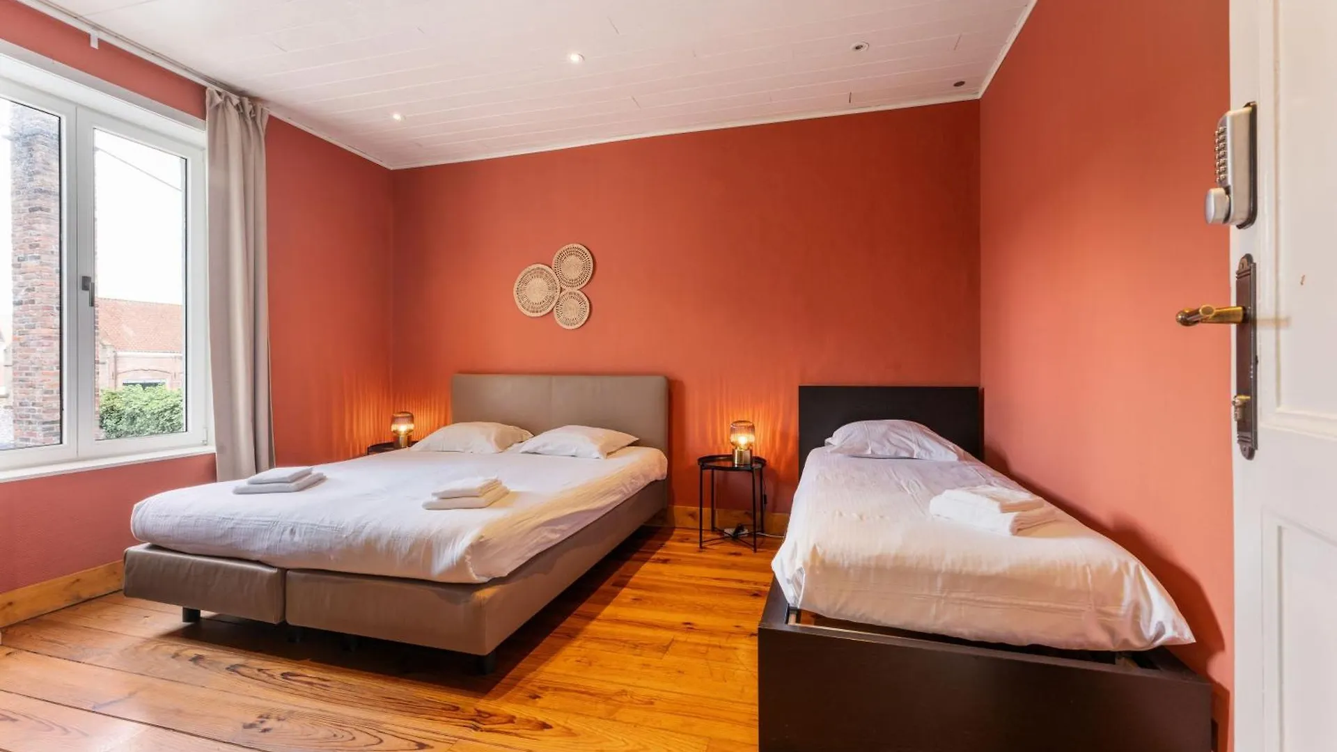 Lake Suites Brugia 3*,