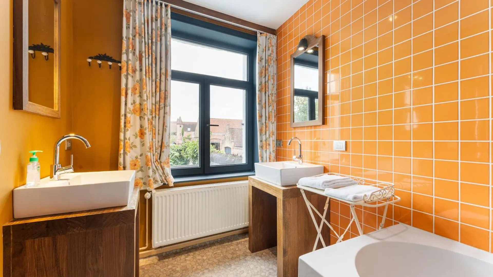 Lake Suites Brugia 3*,  Belgia